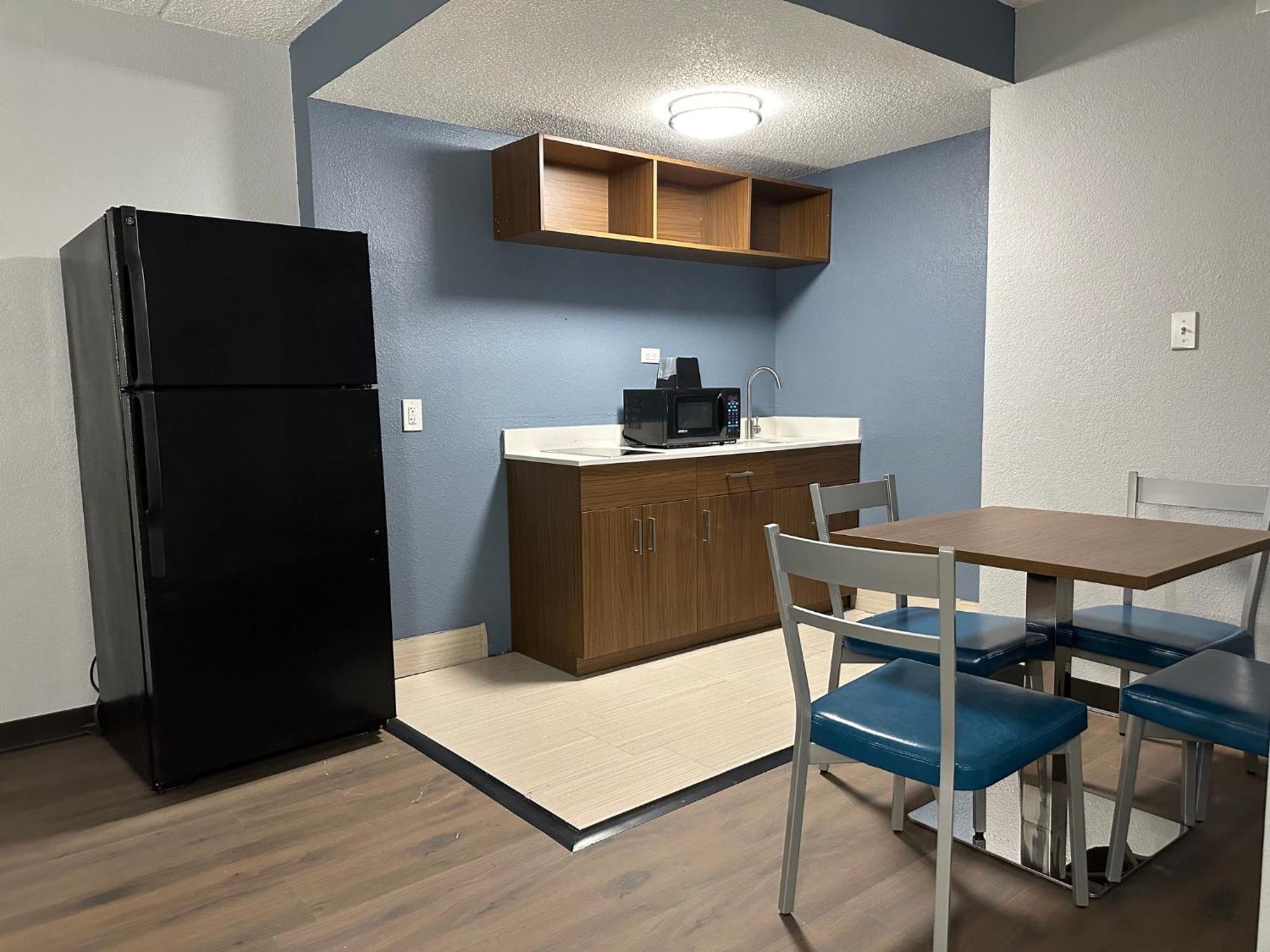 Dumbarton Hometowne Studios By Red Roof Richmond, Va - W Broad St מראה חיצוני תמונה