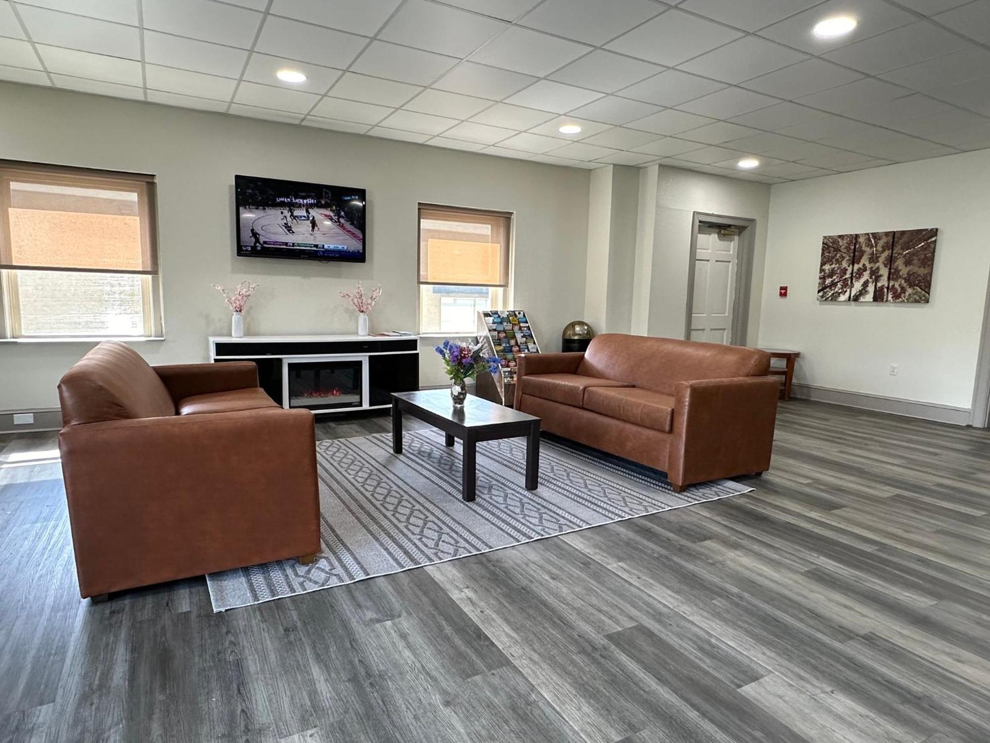 Dumbarton Hometowne Studios By Red Roof Richmond, Va - W Broad St מראה חיצוני תמונה