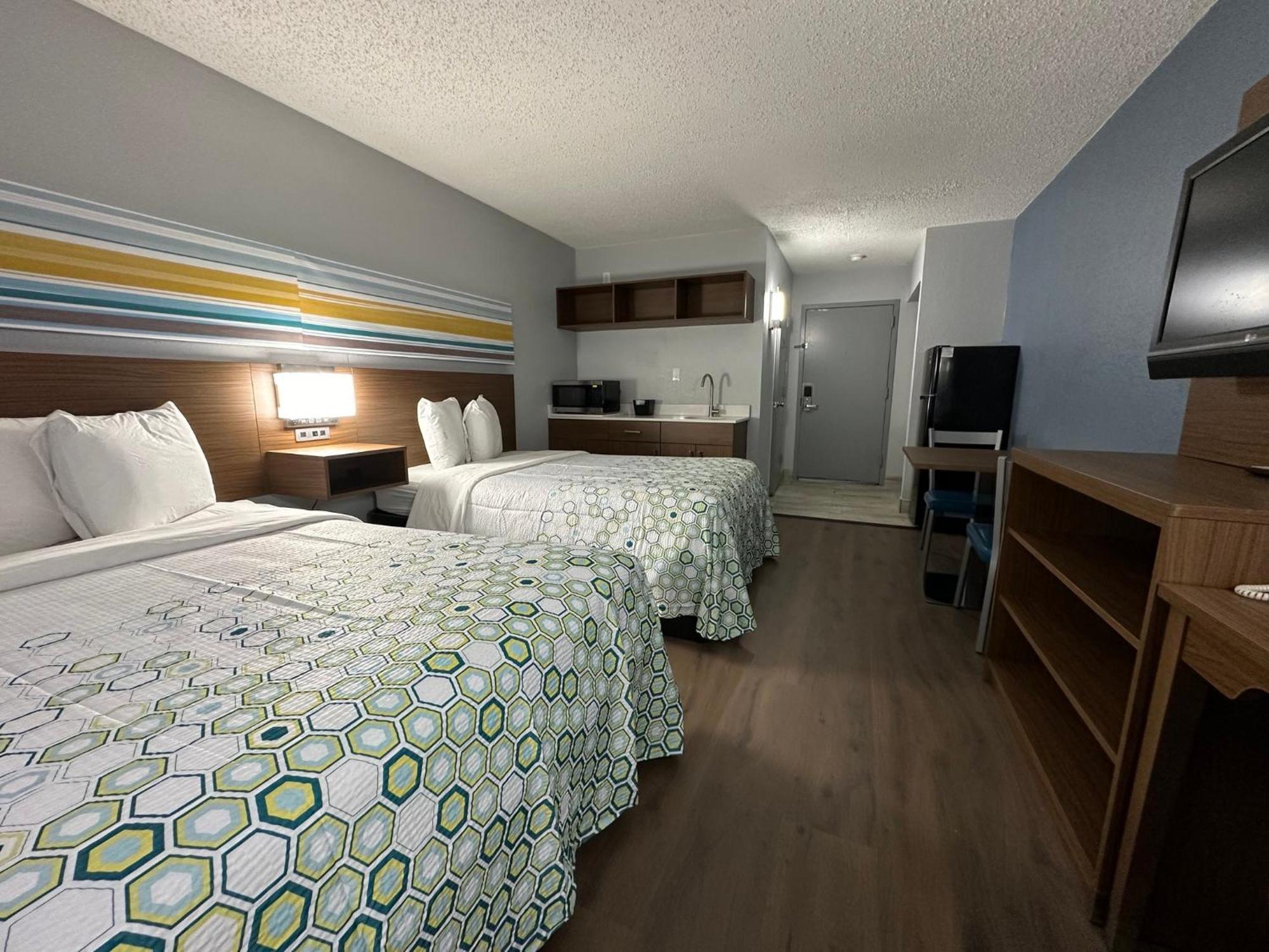 Dumbarton Hometowne Studios By Red Roof Richmond, Va - W Broad St מראה חיצוני תמונה